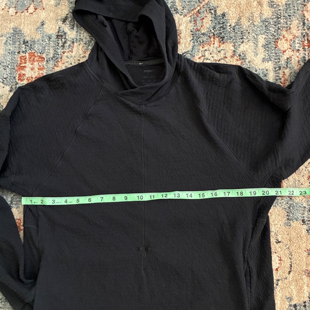 Nike Yoga Dri-FIT Hoodie Mens Medium Black Textured Pullover DV9875-010 - Picture 5 of 10